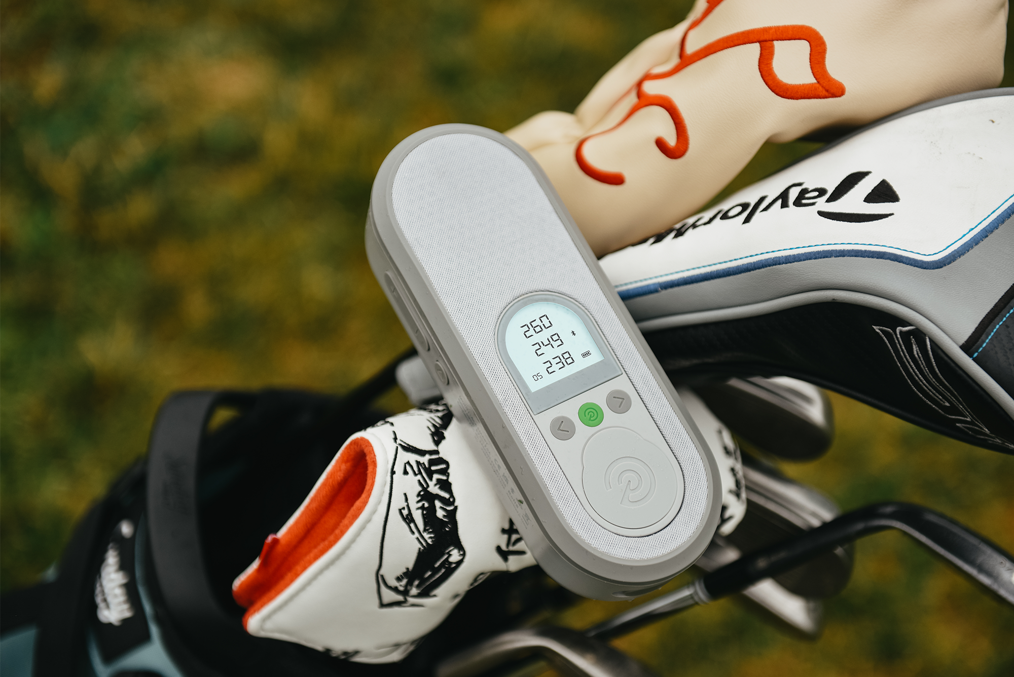 Gps tracker for online golf clubs